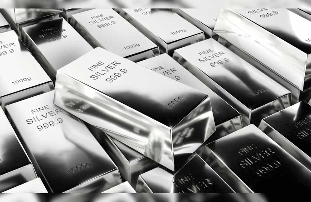 ચાંદીમાં એક જ દિવસમાં રુ.21,000નો ઘટાડો થતા માર્કેટમાં ઉથલપાથલ